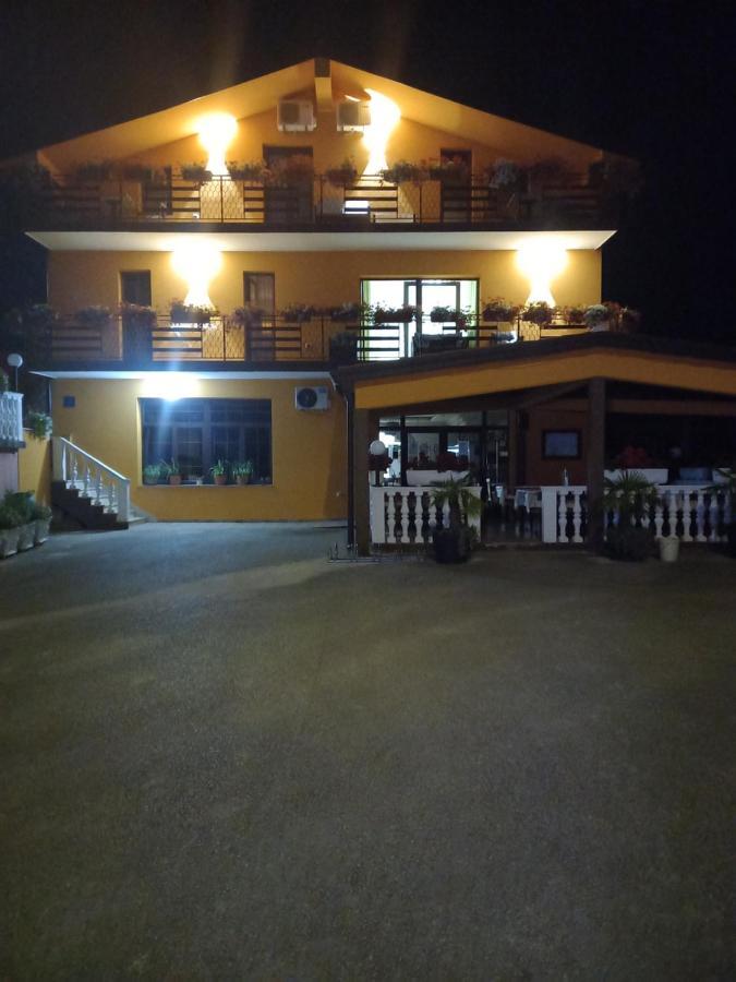 Sobe Rooms Tea Buje Exterior photo
