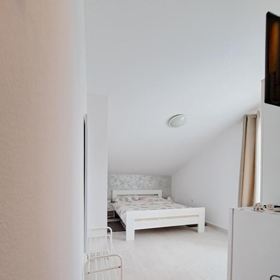 Sobe Rooms Tea Buje Exterior photo